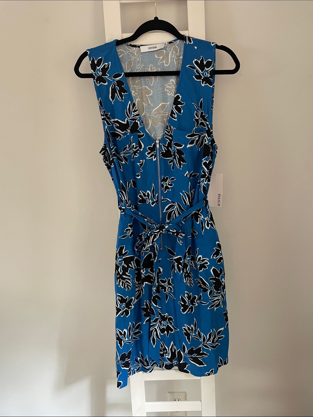 Blue Floral V-Neck Tie-Waist Sleeveless Midi Dress